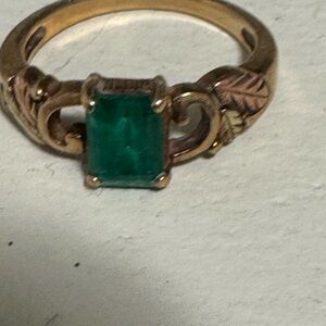 Vintage-Inspired Gold Ring with Green Gemstone